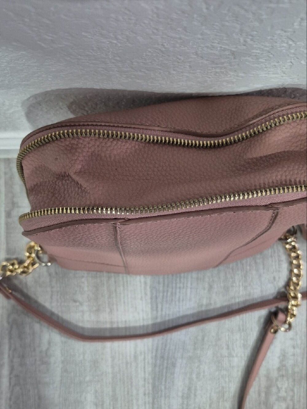 Alexis Bender Dusty Rose Pebbled Leather Crossbody Bag with Gold Chain - Picture 8 of 10